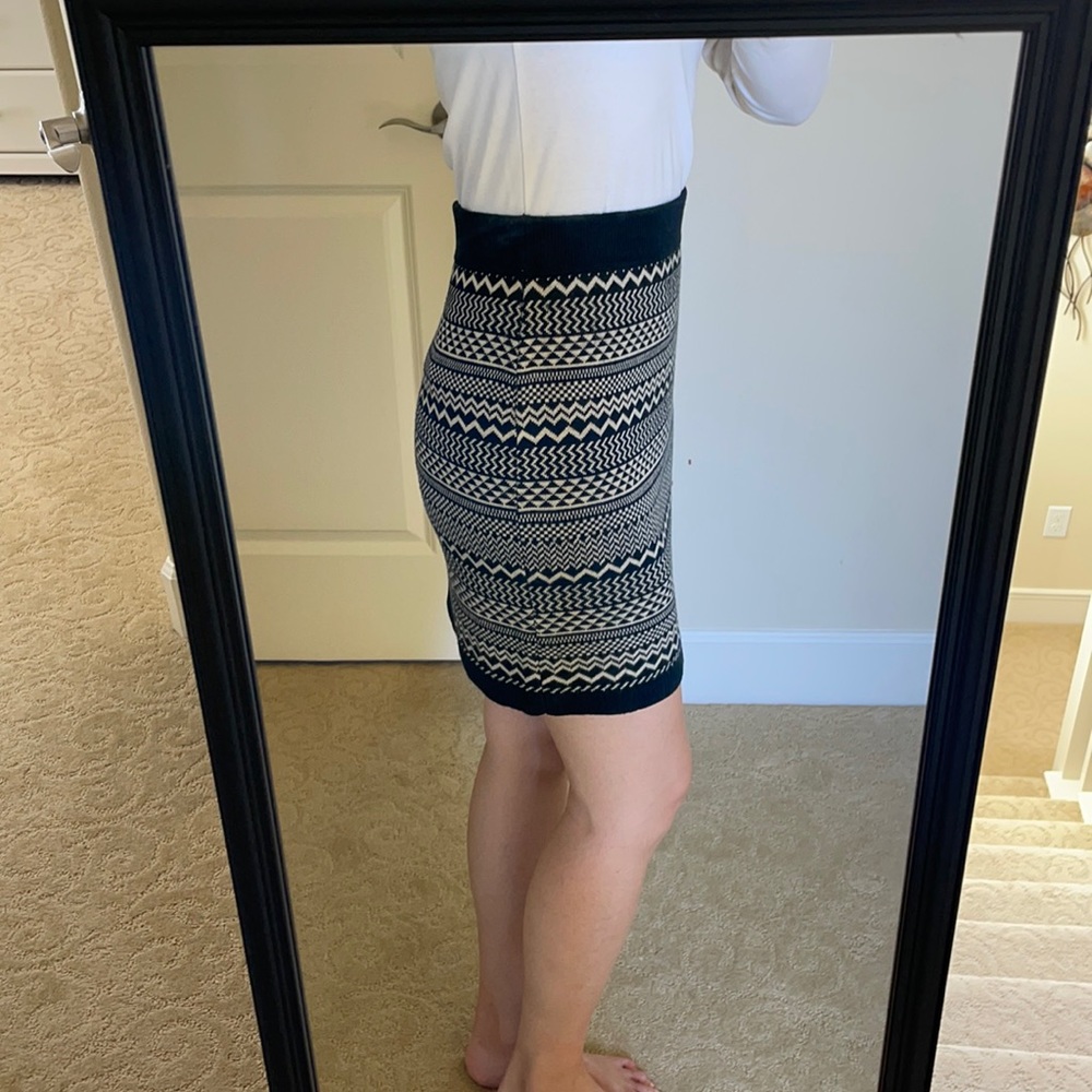 Patterned skirt - Picture 2 of 4